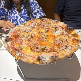Jon & Vinny's - Pizza Near Me - Beverly Hills, California Jon & Vinny's - Pizza Near Me - Beverly Hills, California