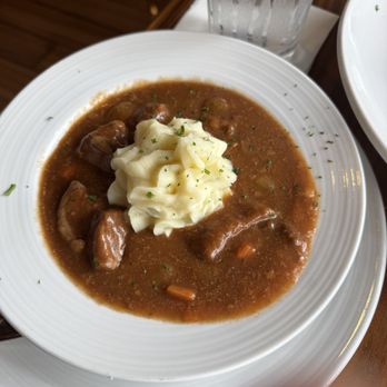 Finnegan's Bar & Grill - Guinness Beef Stew - American Near Me - Orlando, Florida