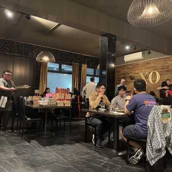 XO Restaurant - Seating area - Asian Fusion Near Me - Honolulu, Hawaii
