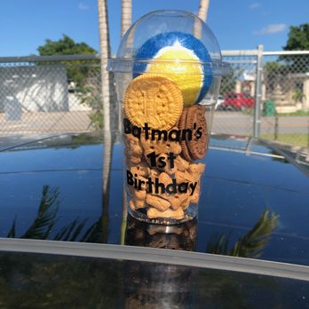 Somi Pet Resort - Party favor at a Doggie Birthday at Somi - Pet Boarding Near Me - Miami, Florida Somi Pet Resort - Party favor at a Doggie Birthday at Somi - Pet Boarding Near Me - Miami, Florida