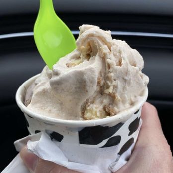Mooos Creamery - Cinnamon cheesecake on top, Oreo was hiding underneath - Ice Cream & Frozen Yogurt Near Me - Yuma, Arizona Mooos Creamery - Cinnamon cheesecake on top, Oreo was hiding underneath - Ice Cream & Frozen Yogurt Near Me - Yuma, Arizona