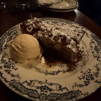 Bog & Barley - Warm Irish Bread Pudding - Irish Near Me - Memphis, Tennessee