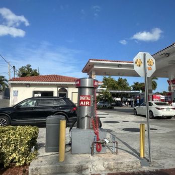Mobil - Gas Stations Near Me - Miami, Florida