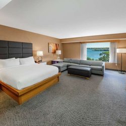 DoubleTree by Hilton Hotel Niagara Falls New York - Guest room