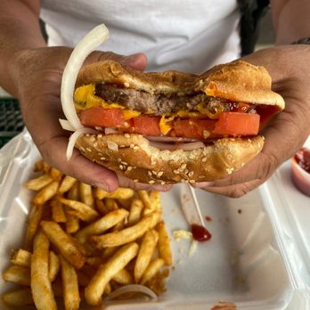 Papagayos - Generic burger (they don't have mustard) - Mexican Near Me - Lake Arrowhead, California Papagayos - Generic burger (they don't have mustard) - Mexican Near Me - Lake Arrowhead, California