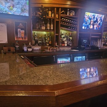 Exchequer Restaurant & Pub - The bar - Pizza Near Me - Chicago, Illinois