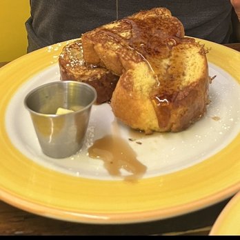 Beeliner Diner - French toast - Breakfast & Brunch Near Me - Alexandria, Virginia Beeliner Diner - French toast - Breakfast & Brunch Near Me - Alexandria, Virginia