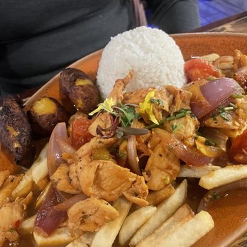 Pisco Latin Kitchen - Chicken Saltado - Latin American Near Me - Sandy Springs, Georgia Pisco Latin Kitchen - Chicken Saltado - Latin American Near Me - Sandy Springs, Georgia
