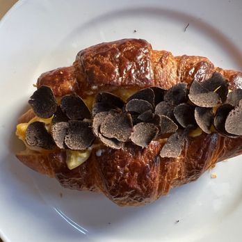 Café Savoy - croissant with scrambled eggs and truffle - Cafes Near Me - Prague, Puerto Rico