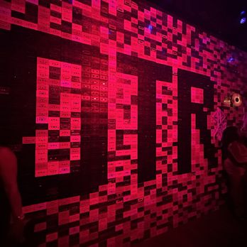 On The Record - Photo-opts decor - Dance Clubs Near Me - Las Vegas, Nevada On The Record - Photo-opts decor - Dance Clubs Near Me - Las Vegas, Nevada
