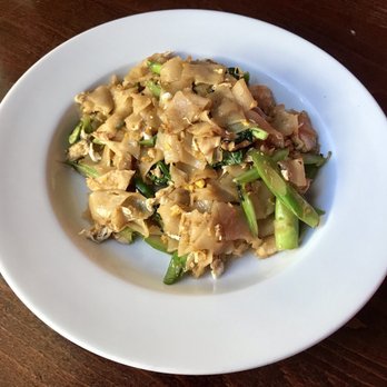 Aura Thai - Pad see ew (with chicken) - Thai Near Me - Long Beach, California