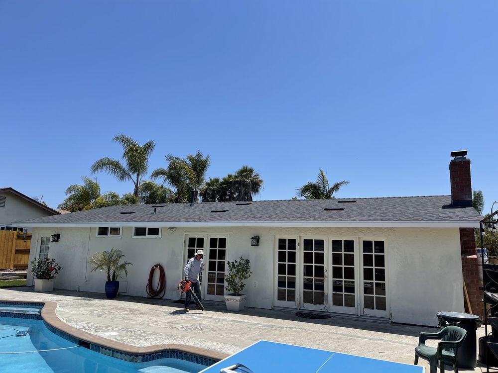 Slide of Hernandez Roofing