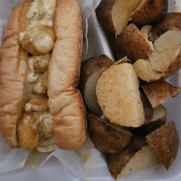 Shrimp Po'Boy with Cajun potatoes