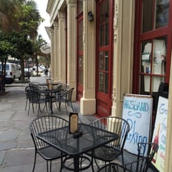 Charlestowne Tobacco & Wine - Outdoor seating, great to enjoy the day and watch Charleston go by