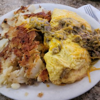 Carolyn's Cafe - Chile Verde omelete n country taters - Breakfast & Brunch Near Me - Redlands, California