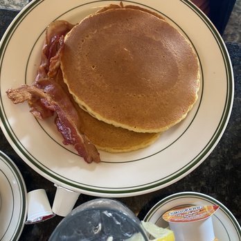 Groton Townhouse Restaurant - American Near Me - Groton, Connecticut