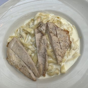 Carmine's - Fettuccine Alfredo - Italian Near Me - Chicago, Illinois Carmine's - Fettuccine Alfredo - Italian Near Me - Chicago, Illinois