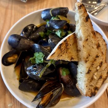 Little Fox - Mussels - New American Near Me - Saint Louis, Missouri Little Fox - Mussels - New American Near Me - Saint Louis, Missouri