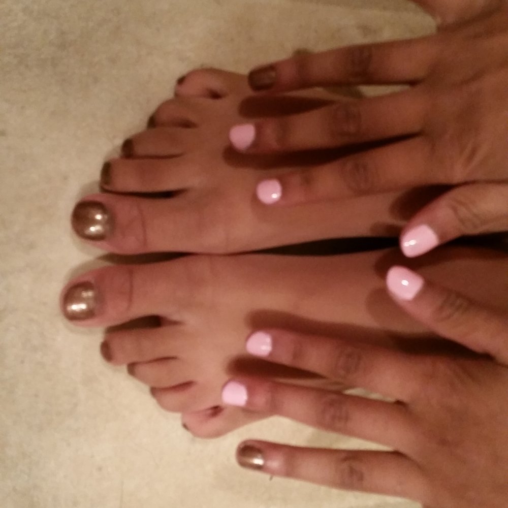 My 8yo cousins nails My 8yo cousins nails