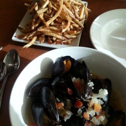 Inferno's Bistro - Provencal Moules et Frites (Mussels prepared with garlic, tomato, onion, and provencal herbs)