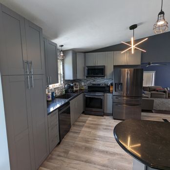 Brohio Construction - a kitchen with stainless steel appliances - General Contractors Near Me - Gahanna, Ohio Brohio Construction - a kitchen with stainless steel appliances - General Contractors Near Me - Gahanna, Ohio