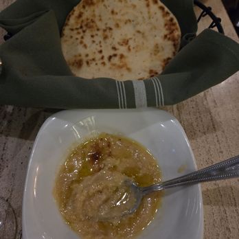 Aliada - Complimentary pita and hummus - Greek Near Me - Astoria, New York