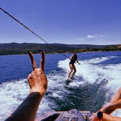 Wake and Lake Wakesurfing