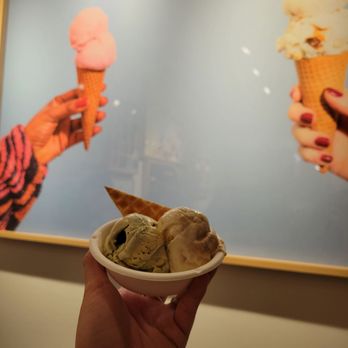Jeni's Splendid Ice Creams - Such fun art. - Ice Cream & Frozen Yogurt Near Me - Scottsdale, Arizona Jeni's Splendid Ice Creams - Such fun art. - Ice Cream & Frozen Yogurt Near Me - Scottsdale, Arizona