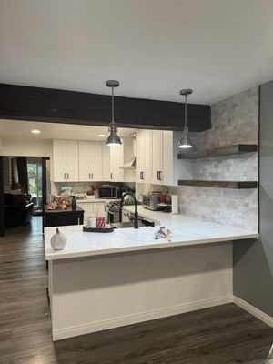 Kitchen Remodel - Our team balanced classic charm with modern functionality to create a bright, family-friendly hub. Kitchen Remodel - Our team balanced classic charm with modern functionality to create a bright, family-friendly hub.