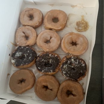 OKI Scoop Shop And Donuts - Ice Cream & Frozen Yogurt Near Me - Oak Island, North Carolina