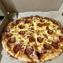 Plus 1 Pizza - Pepperoni pizza