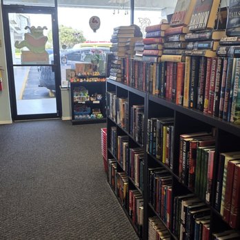 The Book Worm - Bookstores Near Me - Englewood, Florida