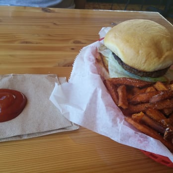 Phil's Icehouse - Yummy burgers! Their burger meat is legit! So juicy! - Burgers Near Me - Austin, Texas