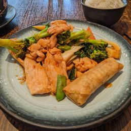 Chicken with mixed vegetables....on the lunch menu.