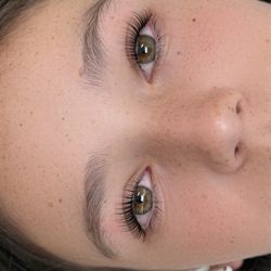 Lashes Moment