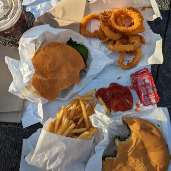Kopp's Frozen Custard - Chicken LTM, Cheeseburger, Onion Rings, Fries - Ice Cream & Frozen Yogurt Near Me - Glendale, Wisconsin