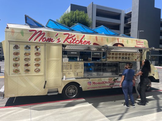 MOM’S KITCHEN FOOD TRUCK - Updated December 2024 - 25 Photos & 16