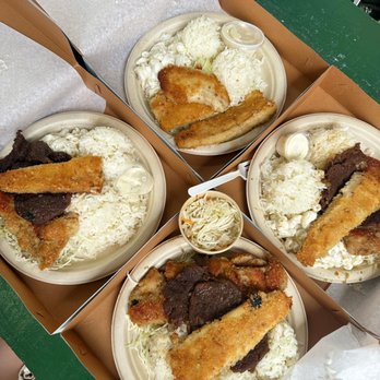 Rainbow Drive-In - Mix Plate & Ahi Ahi Plate - Hawaiian Near Me - Honolulu, Hawaii