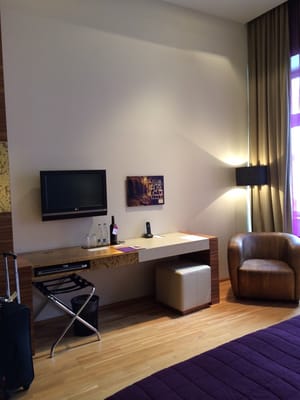 The ICON Hotel & Lounge by null