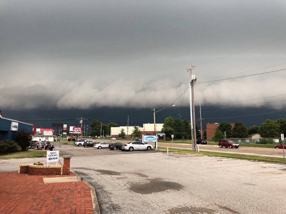 BELLEVILLE EAST LAUNDROMAT Updated September 2024 1008 Carlyle Ave