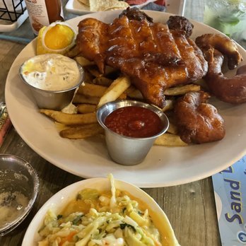 Skipper's Dockside - Seafood platter - Seafood Near Me - Key Largo, Florida Skipper's Dockside - Seafood platter - Seafood Near Me - Key Largo, Florida