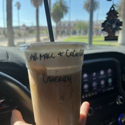 Oasis Coffee - Caramel macchiato with coconut cold foam