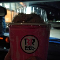 Baskin-Robbins - Can't sleep, thought jamocha ice cream would hit the spot! #omnomnom
