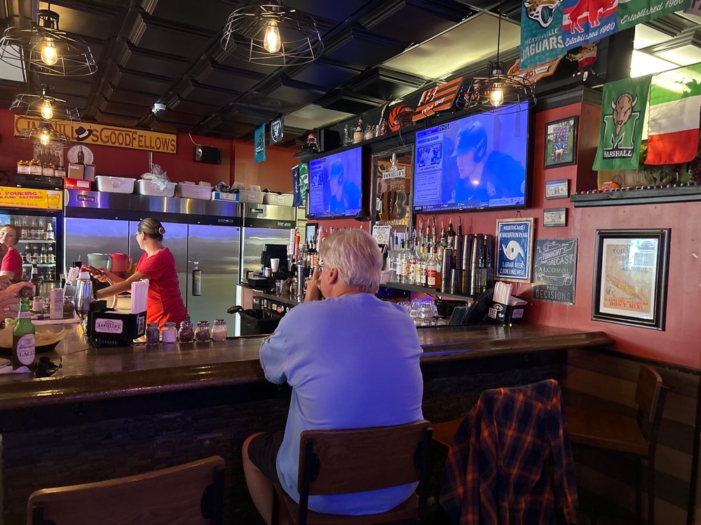 Daniello's Pizzeria and Pub