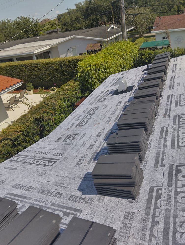 Slide of Luis Roofing Solution