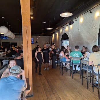 Pilot Project Brewing - Wrigleyville - Breweries Near Me - Chicago, Illinois