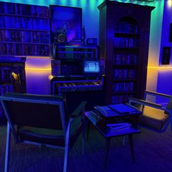 Royale Cinema Lounge