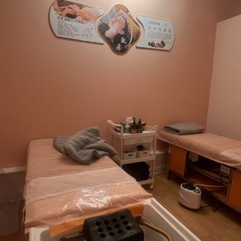 Chinese Foot Massage - Massage Near Me - Chicago, Illinois