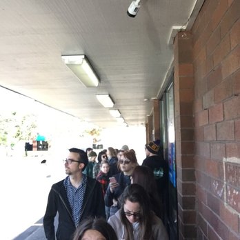 Doe Donuts - Line on opening day. - Donuts Near Me - Portland, Oregon Doe Donuts - Line on opening day. - Donuts Near Me - Portland, Oregon