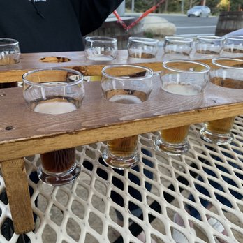 Mammoth Brewing - Beer flights - Breweries Near Me - Mammoth Lakes, California